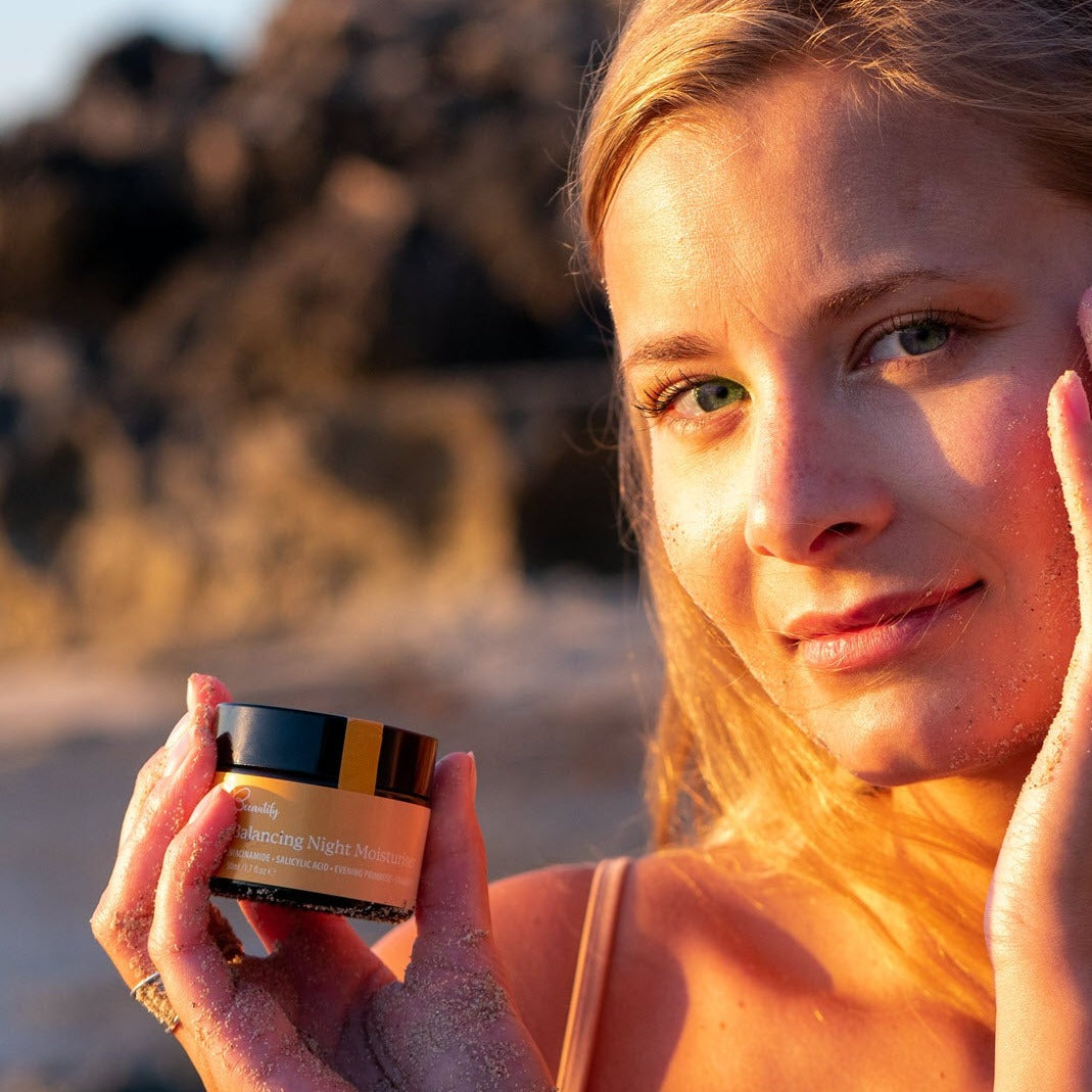beeautify-model-holding-balancing-night-moisturiser-1_2ede0275-dedc-47c0-b63d-d17e6a2a7878