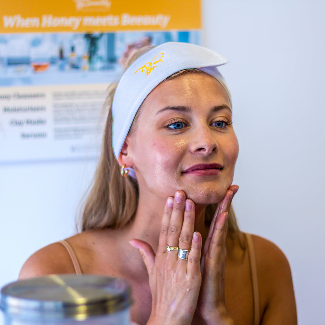 beeautify-model-makeup-headband_2